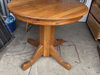 Oak Pedestal Dining Table & 4 Chairs - 3ft Diameter, Compact Size