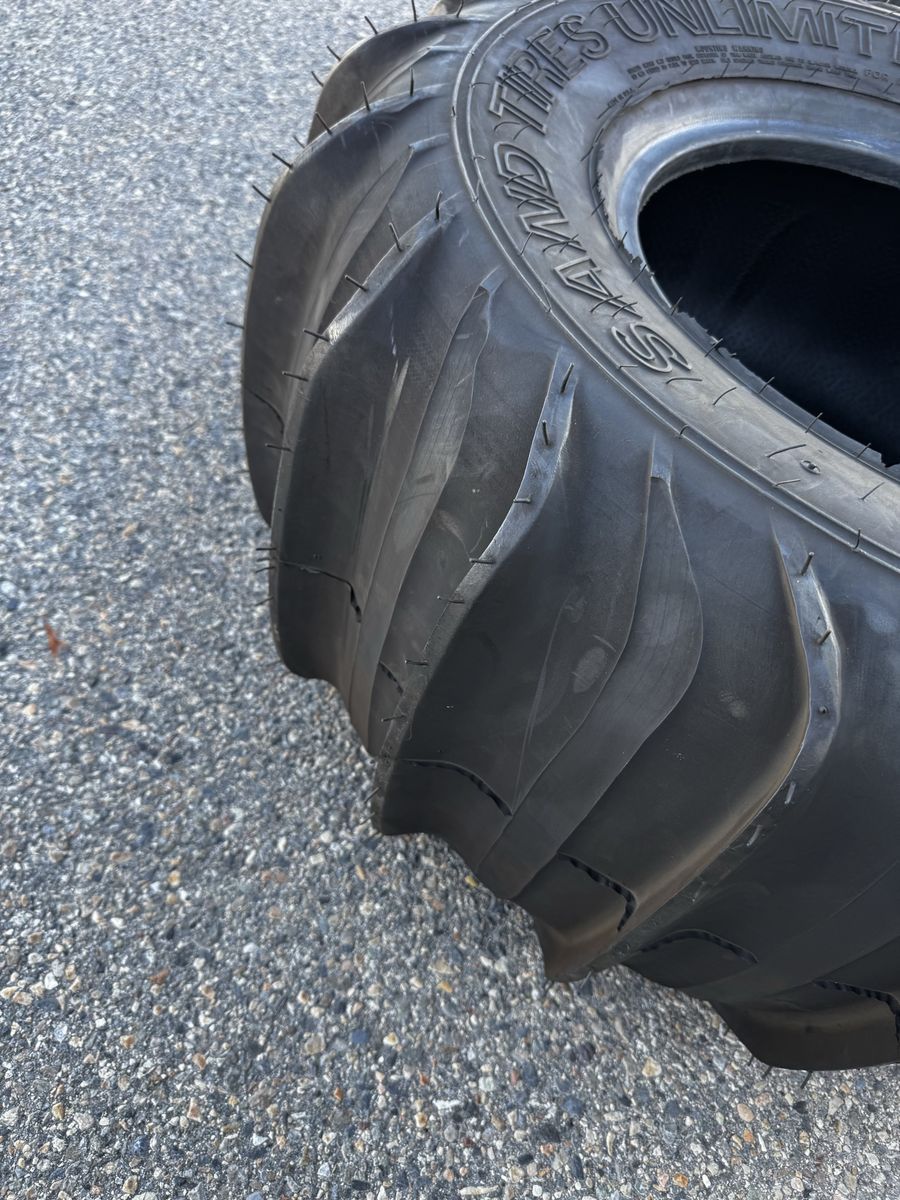 Sand blaster tire like new 33x15