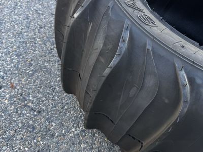 Sand blaster tire like new 33x15