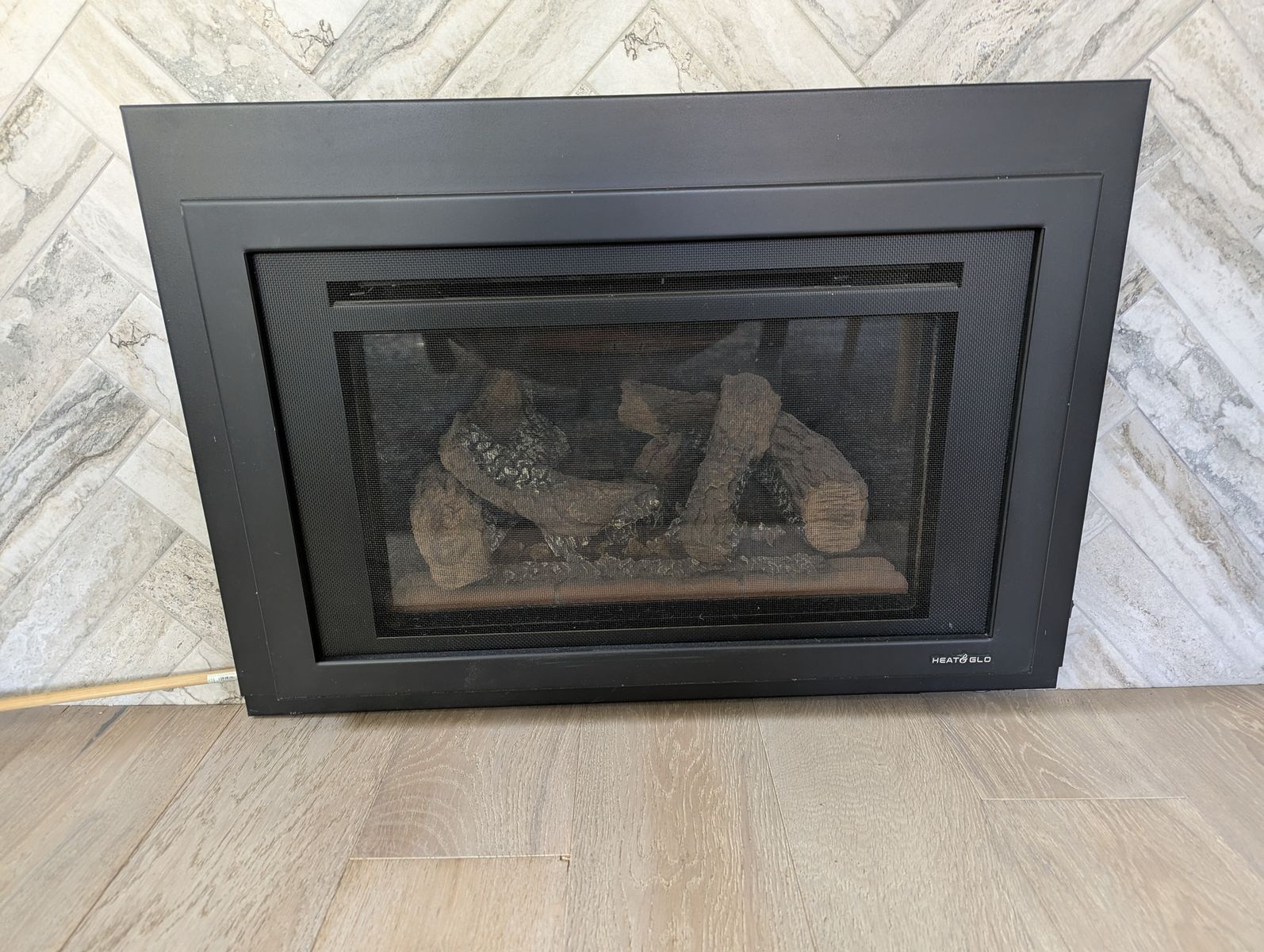 Heat & Glo Supreme-i25-ift gas fireplace insert
