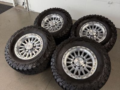 18x9 Arena Offroad "trophys"/ 35x13.50r18 Amp M/t