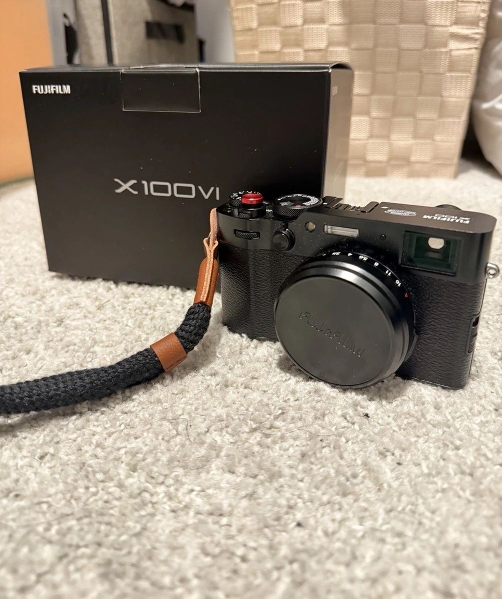 Fujifilm X100VI Black Digital Camera 6- 200 Shutter Count