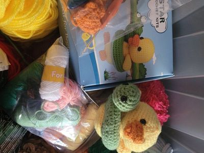 Star Crochet Kits & Mixed Yarn Lot - Beginner-Friendly Craft Supplies