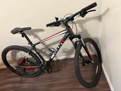 Giant ATX 2 Mountain Bike - Medium Frame - 27.5" Wheels