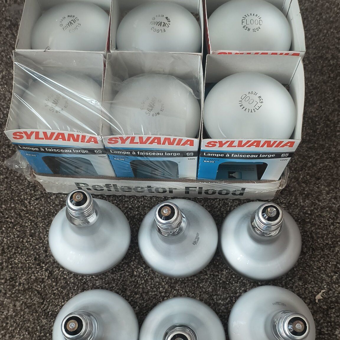 12 flood light bulbs and 3x 40w bulbs