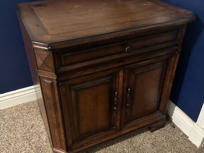 Computer desk