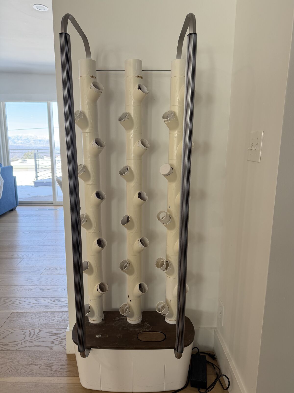 Gardyn Hydrophonics Growing System