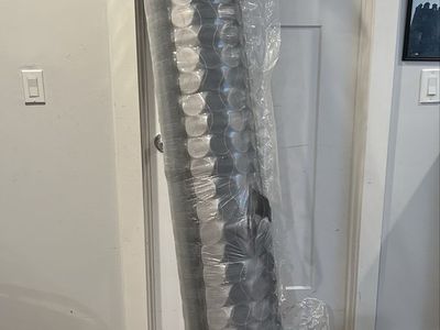 New Sealed King Mattress Hybrid