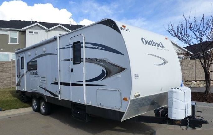 2010 Keystone Outback 268RL – 30 ft, Rear Living, New Tires – $13,500 OBO