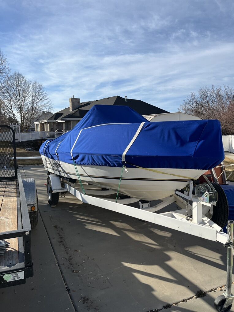 2000 Boat 17.5 Foot Fishing Boat 2 Motors