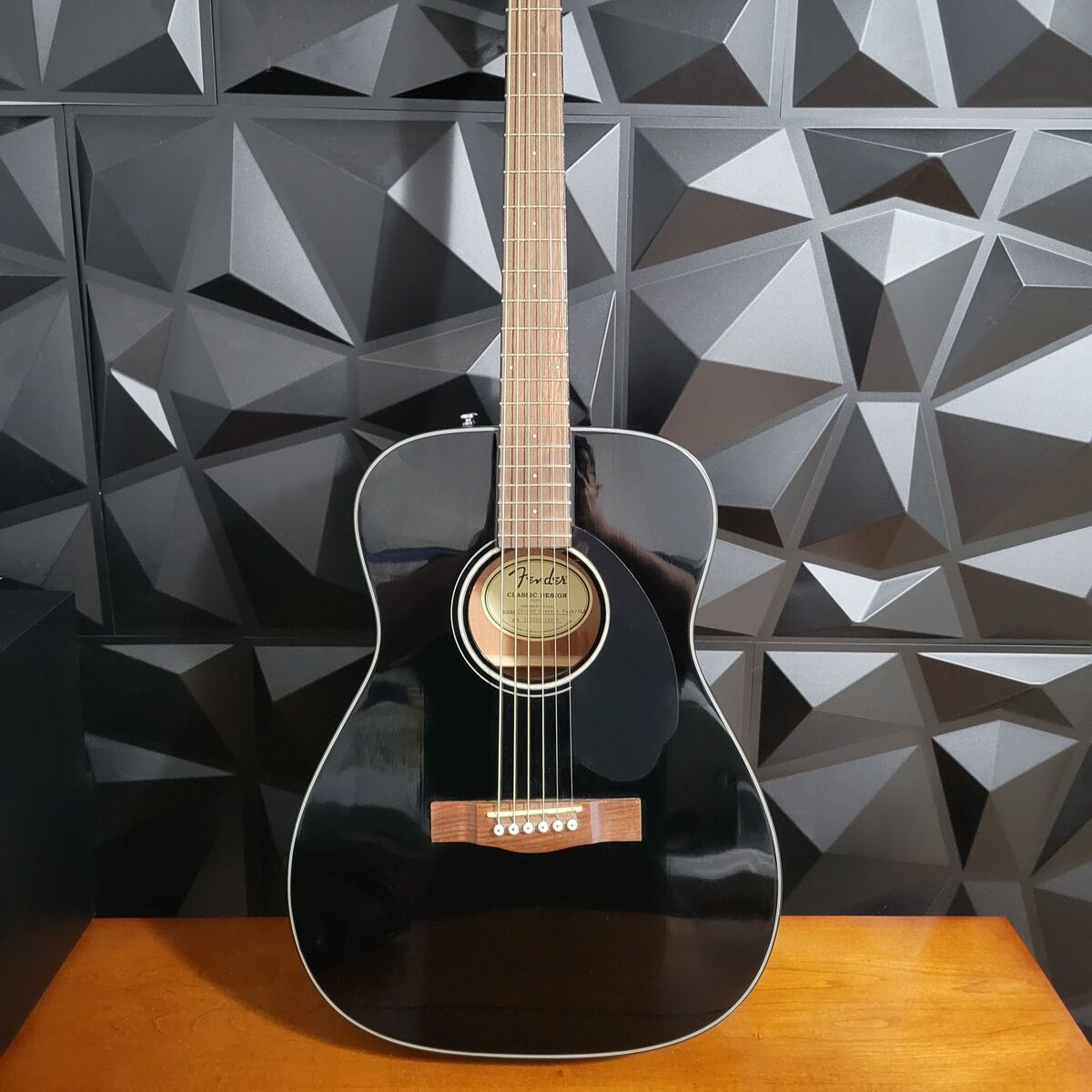 FENDER CC-6OS CONCERT COUSTIC GUITAR PACK- BLACK