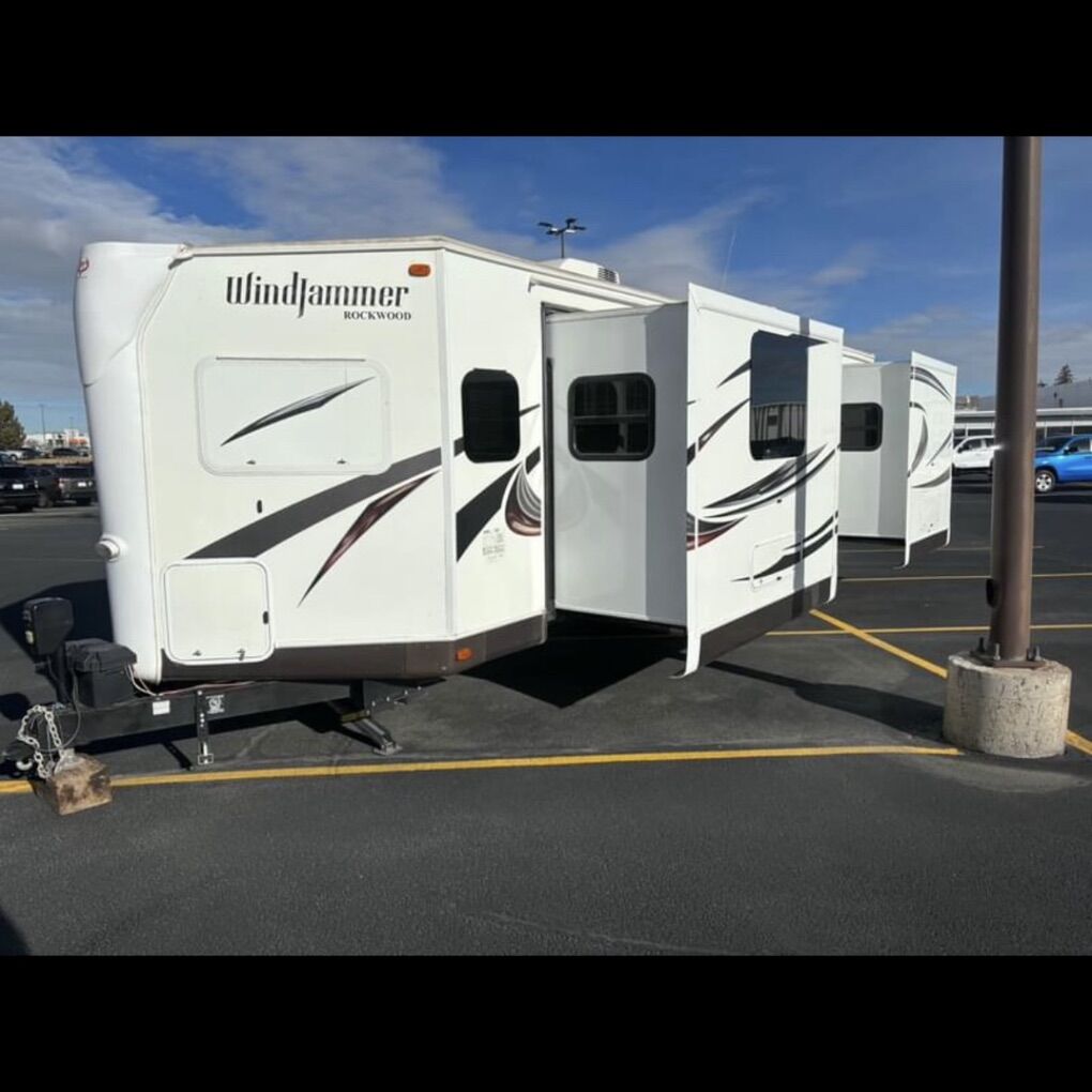 2015 Rockwood Windjammer By ForestRiver