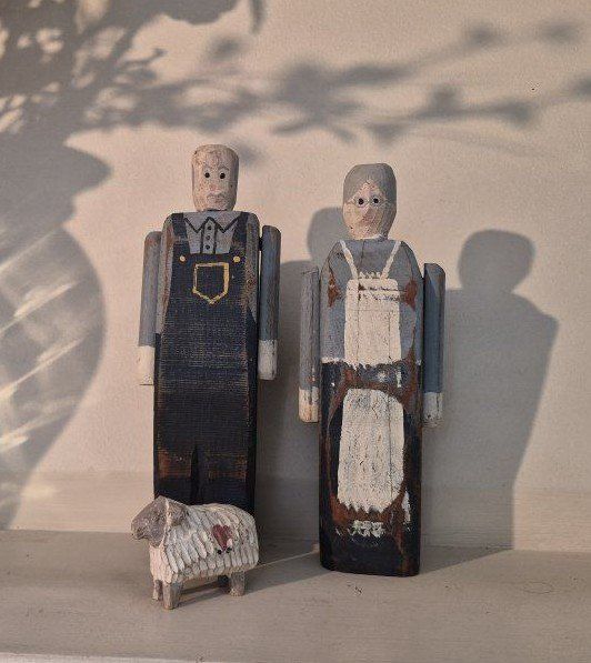 Hand-Carved Wooden Amish-Style Couple Figurine Set with Sheep - Folk Art Decor