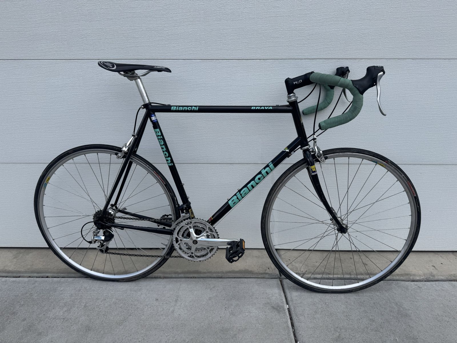 Bianchi Brava Road Bike - Men’s 61cm (large) - Steel Frame