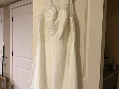 Size 20W Wedding Dress w/tiara & vail