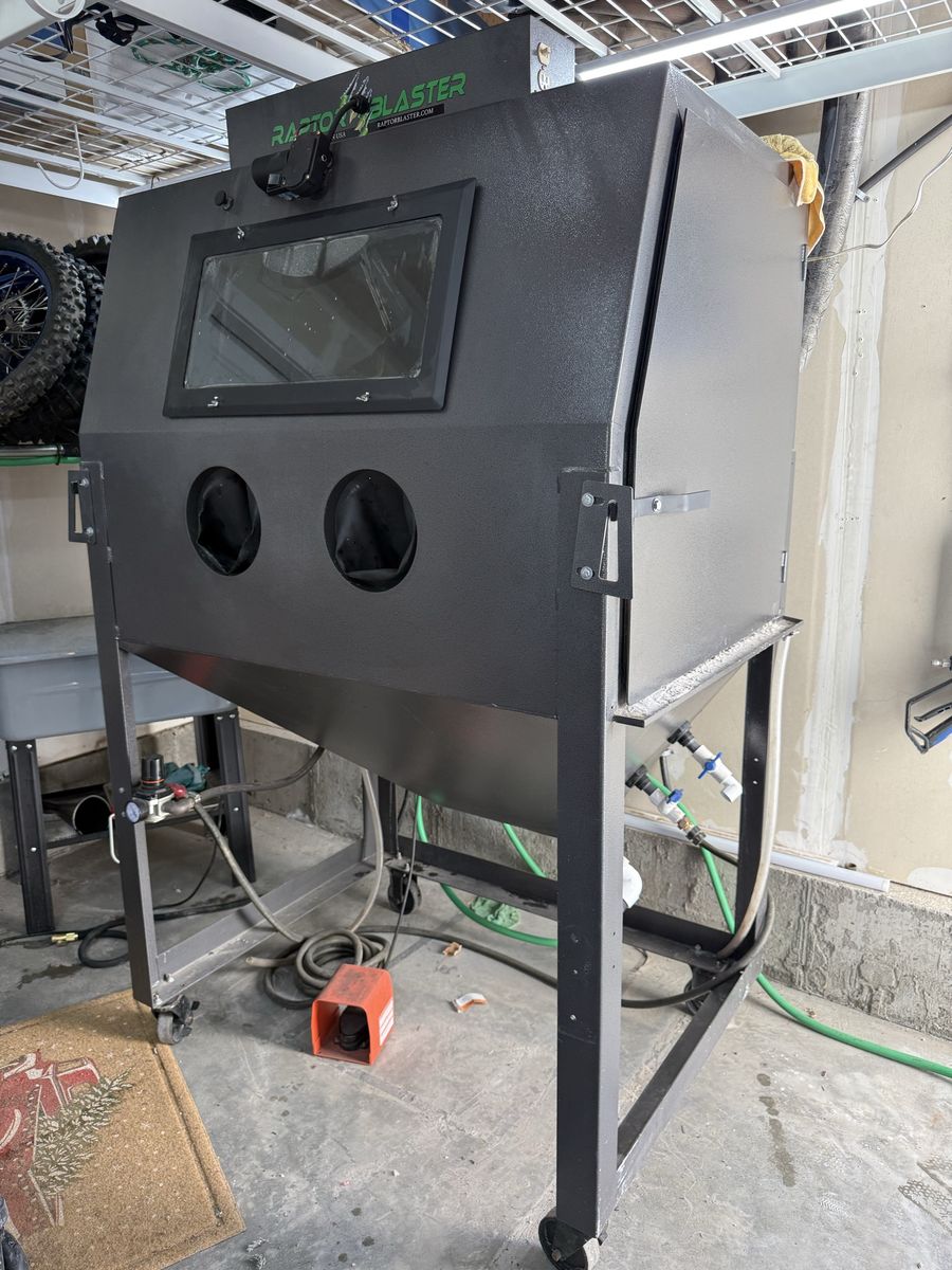 Vapor Honing Wet Blasting Cabinet