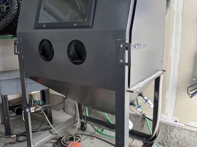 Vapor Honing Wet Blasting Cabinet