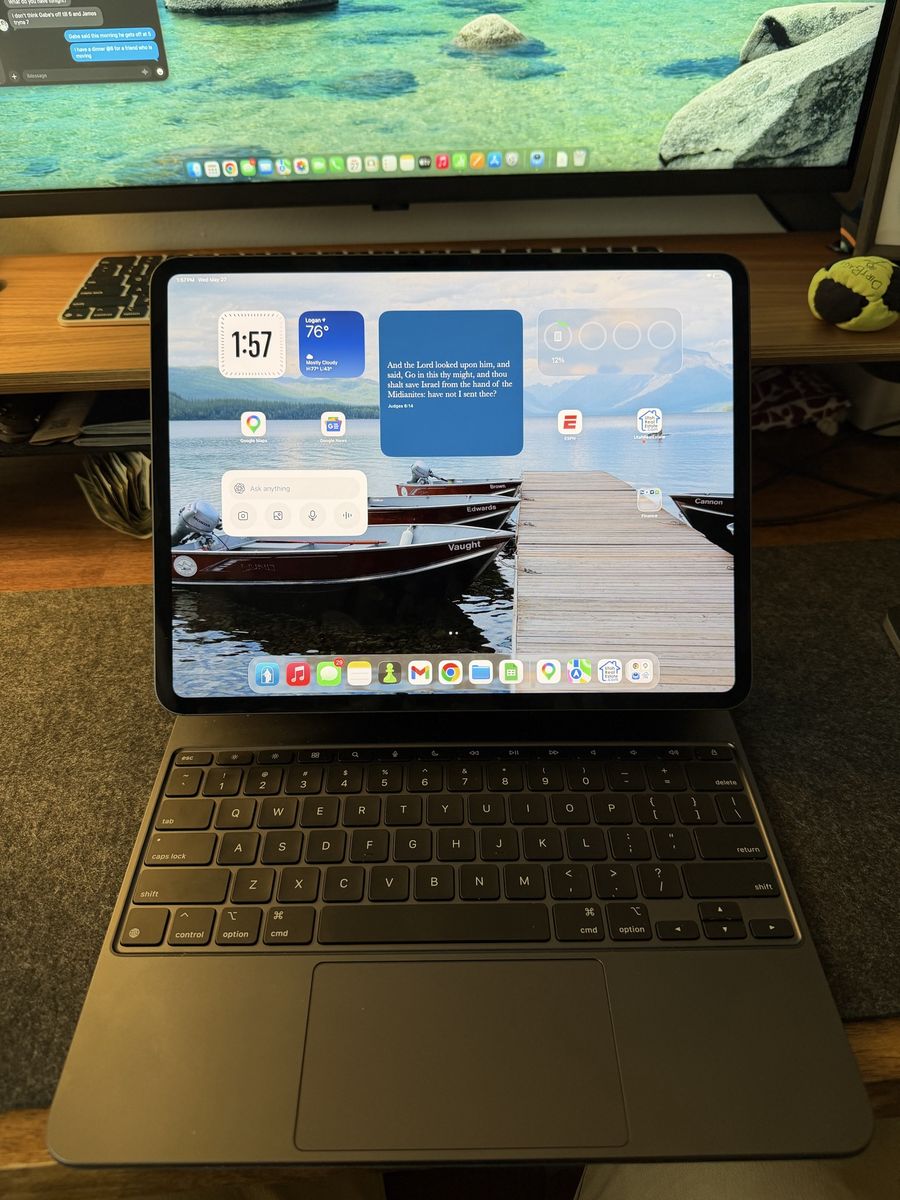 iPad Pro M5 13” 256 gig w/ Magic Keyboard