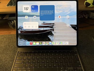 iPad Pro M5 13” 256 gig w/ Magic Keyboard