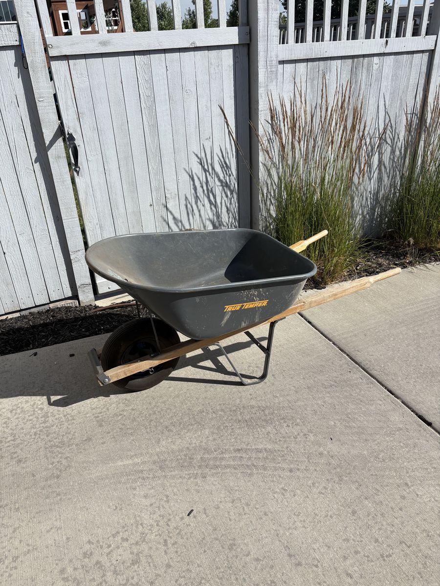 True Temper Single Wheel Wheelbarrow - Used, Durable Yard & Garden Cart