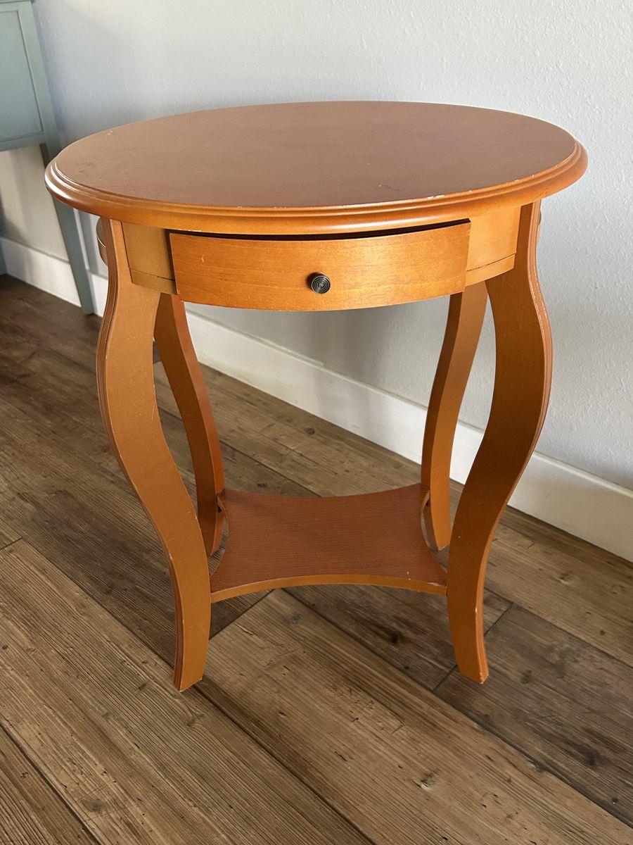 Small Side Table/Plant Stand