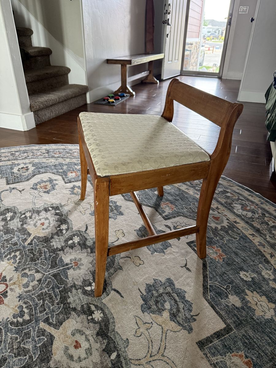 Mid-century low back bench