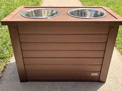 Dog bowl stand