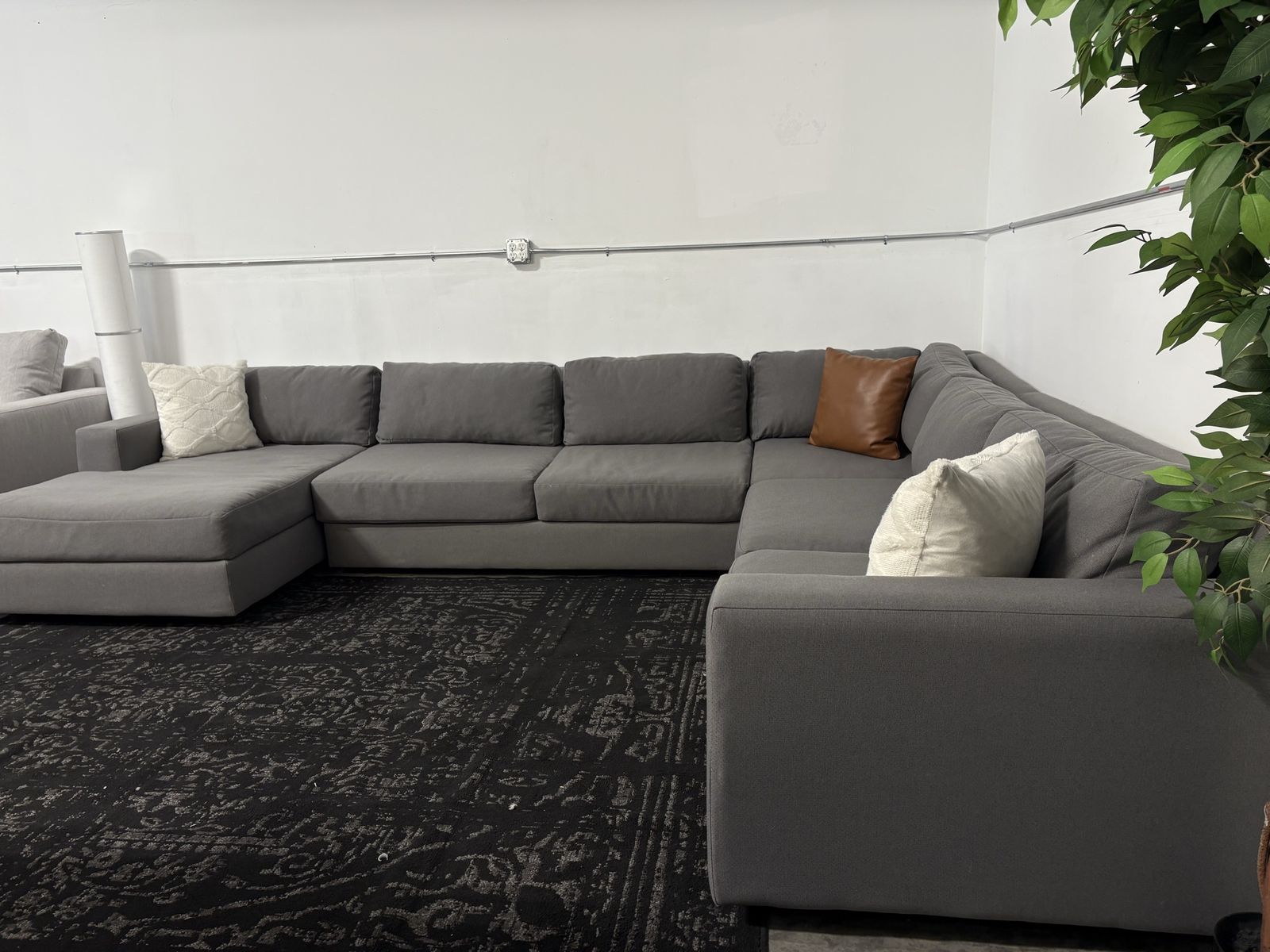 Main image 2