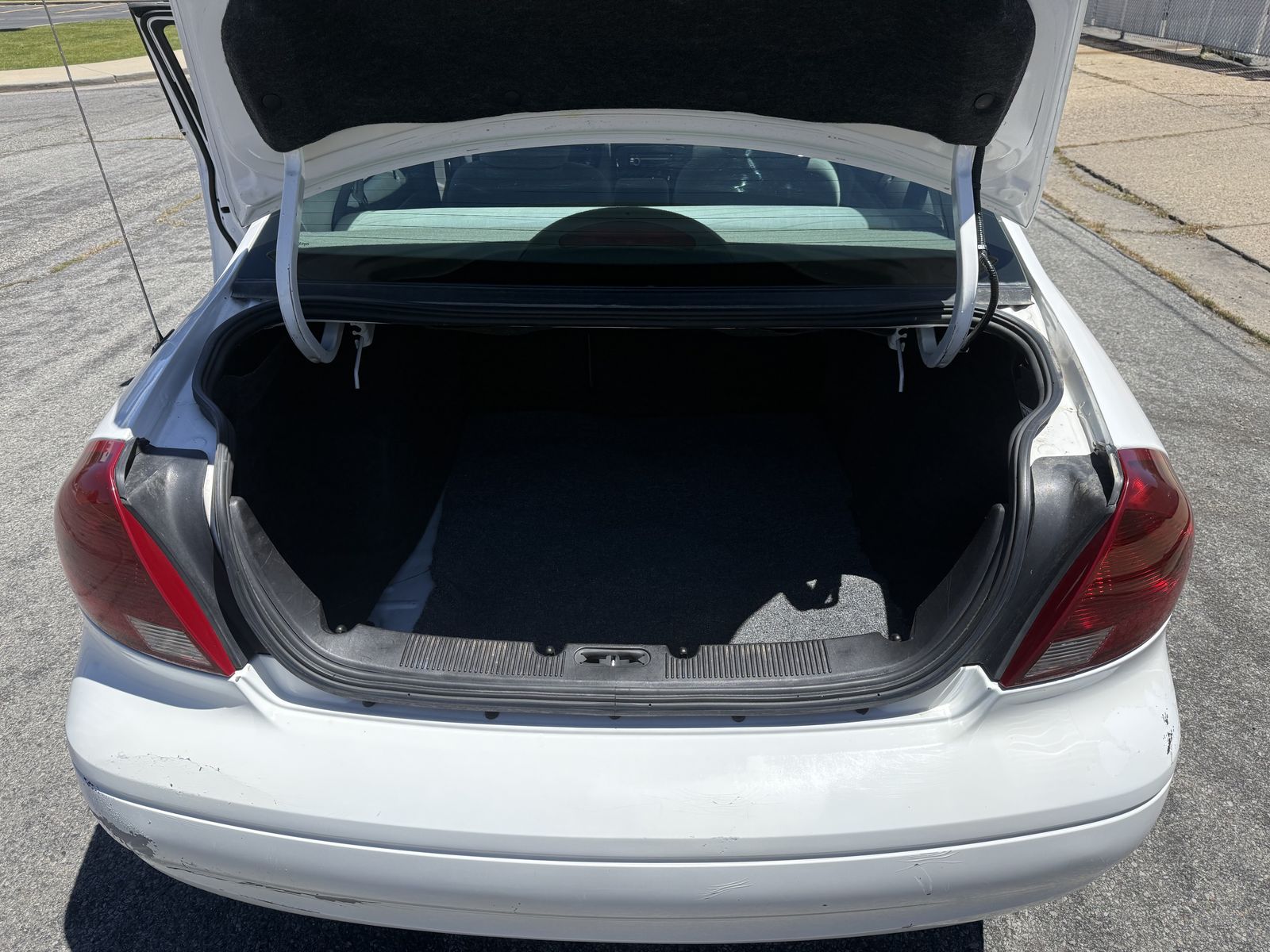 Main image 6