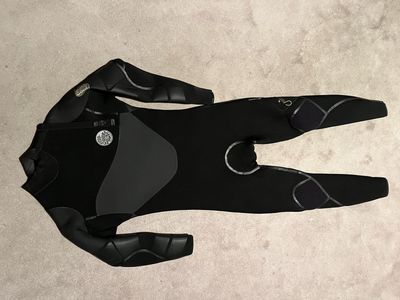 Worn once. Rip Curl Flashbomb Wetsuit Men's Size XXL Long Sleeve Full Suit 3/2mm Zipperless Black