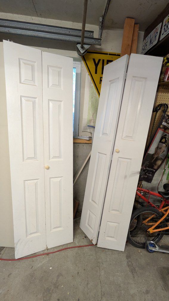 closet bi-fold doors