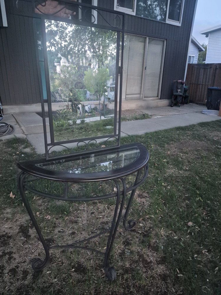 consola table and matching mirror set