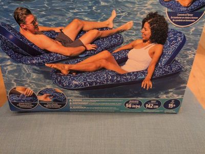 two pack pool lounge