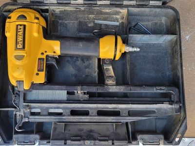 DeWalt 16 gauge brad nailer
