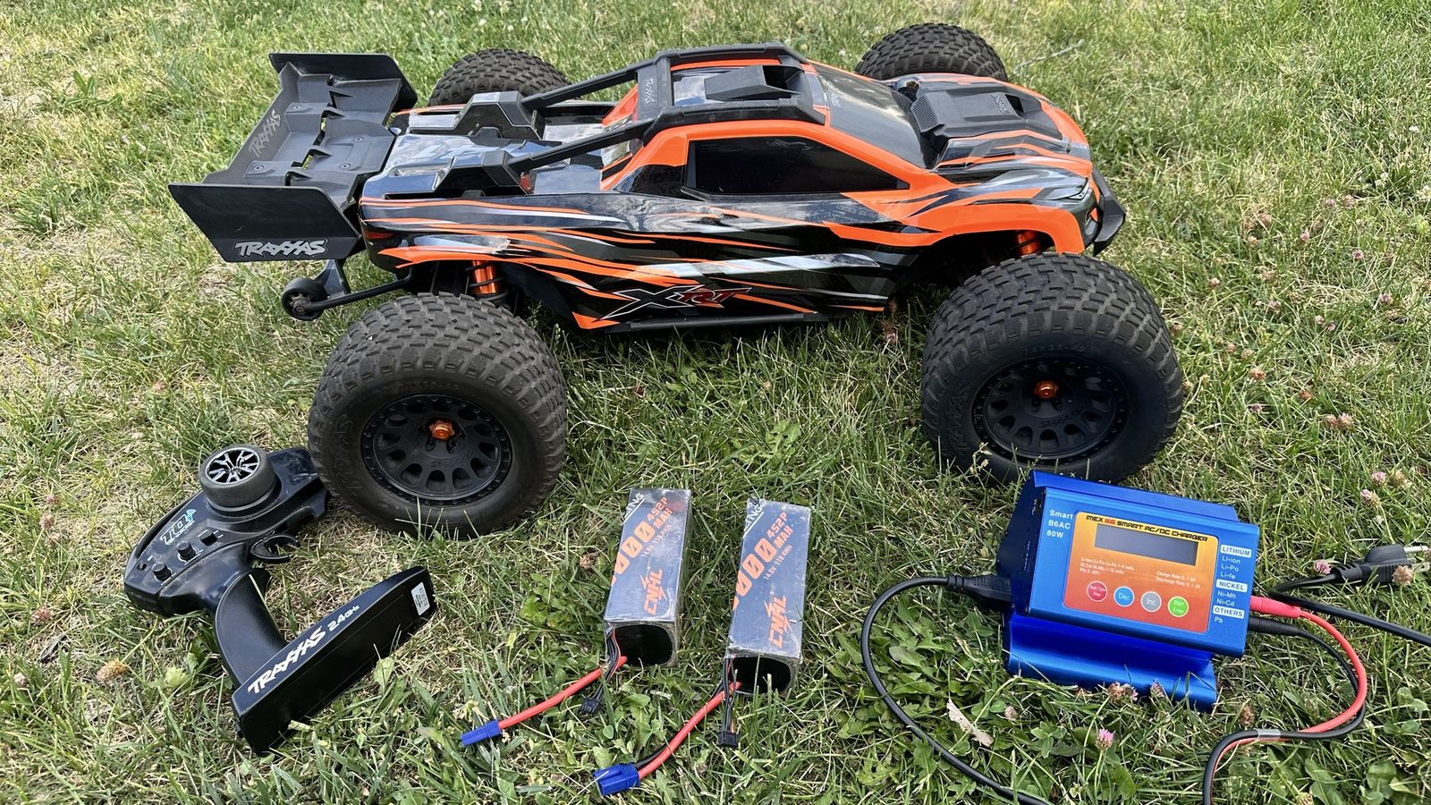 Traxxas XRT 1/5 8S 4X4 Truggy With Batteries & Charger