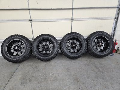 35x12.50R20 LT 8x180 Chevy or gmc 2011 and over 2500 or 3500