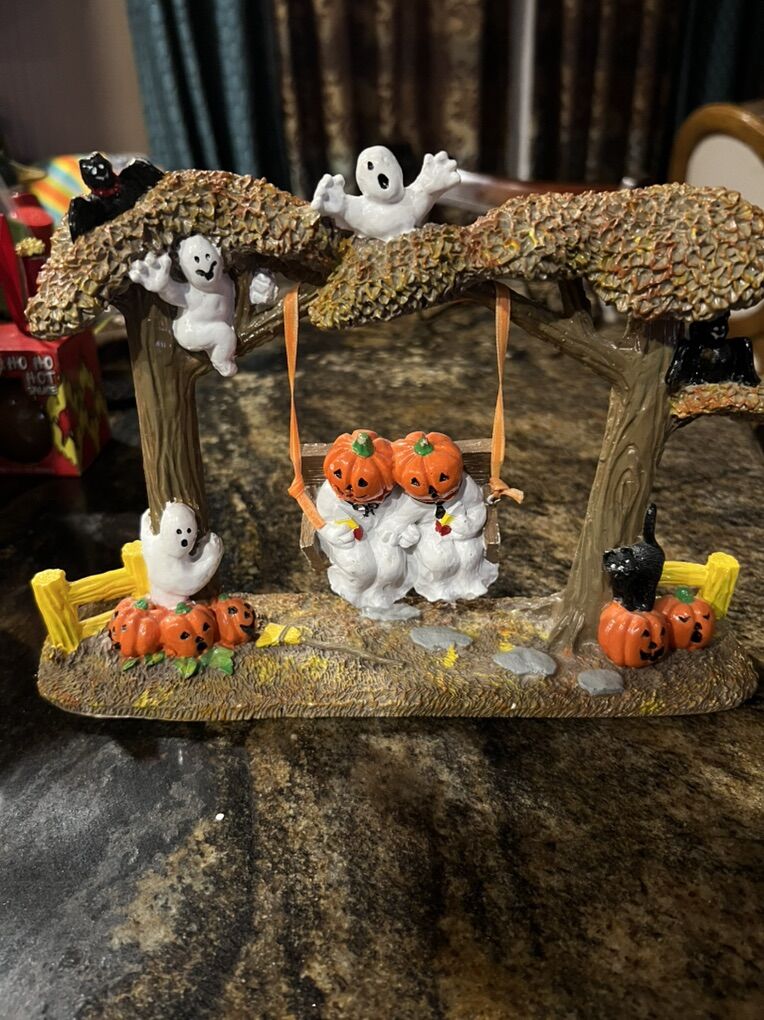 Halloween house Swing