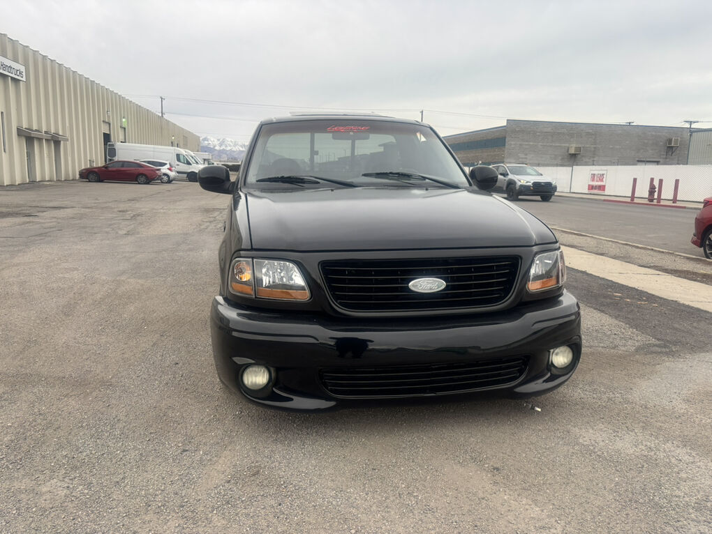 2001 Ford F-150 SVT Lightning Base