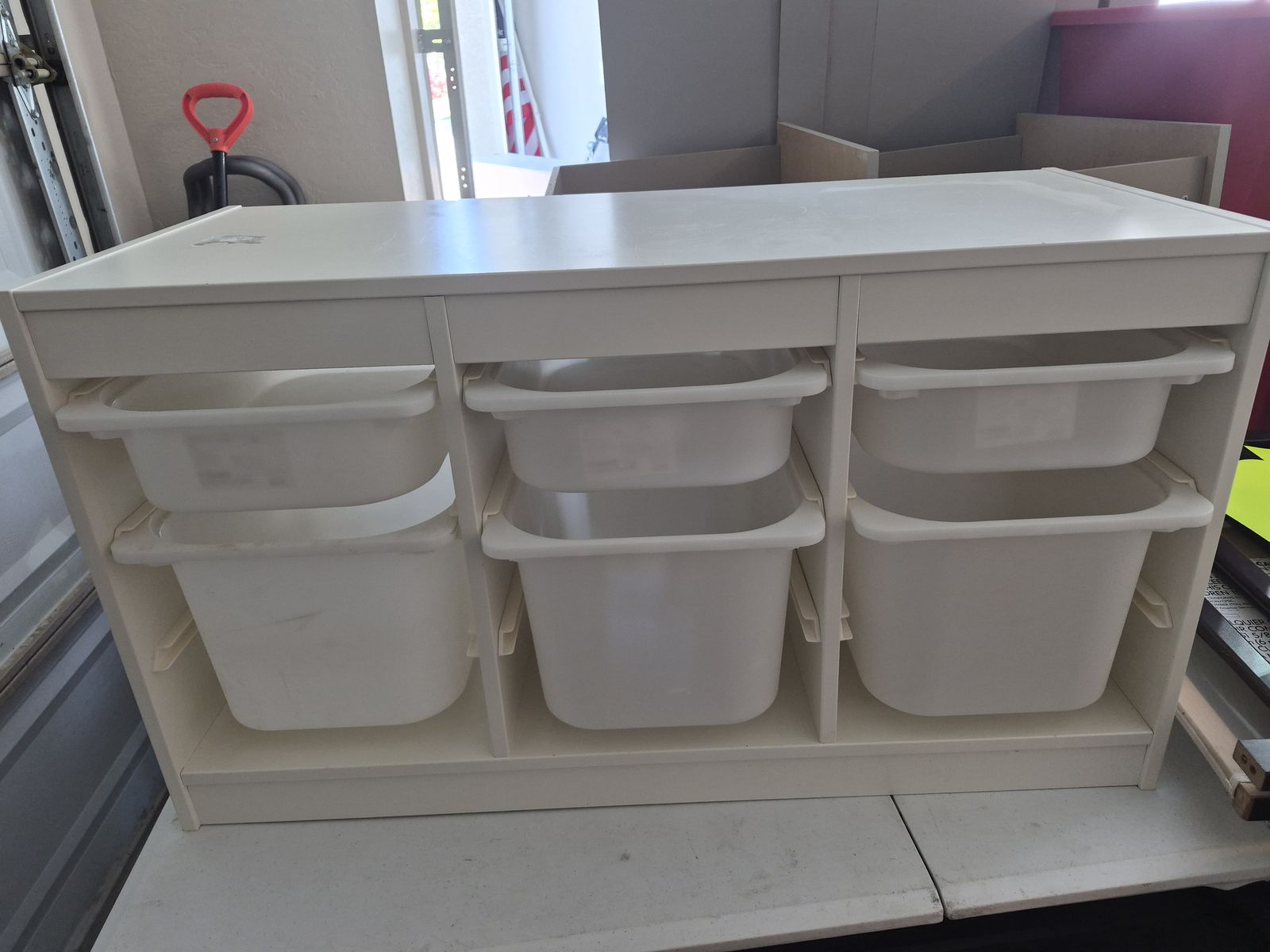 Storage bins
