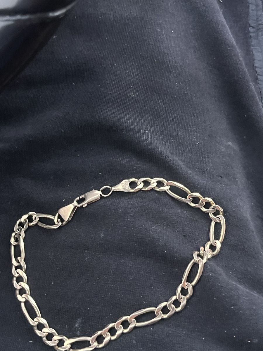 14 kt gold bracelet