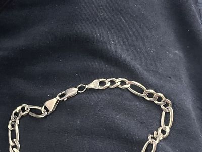 14 kt gold bracelet