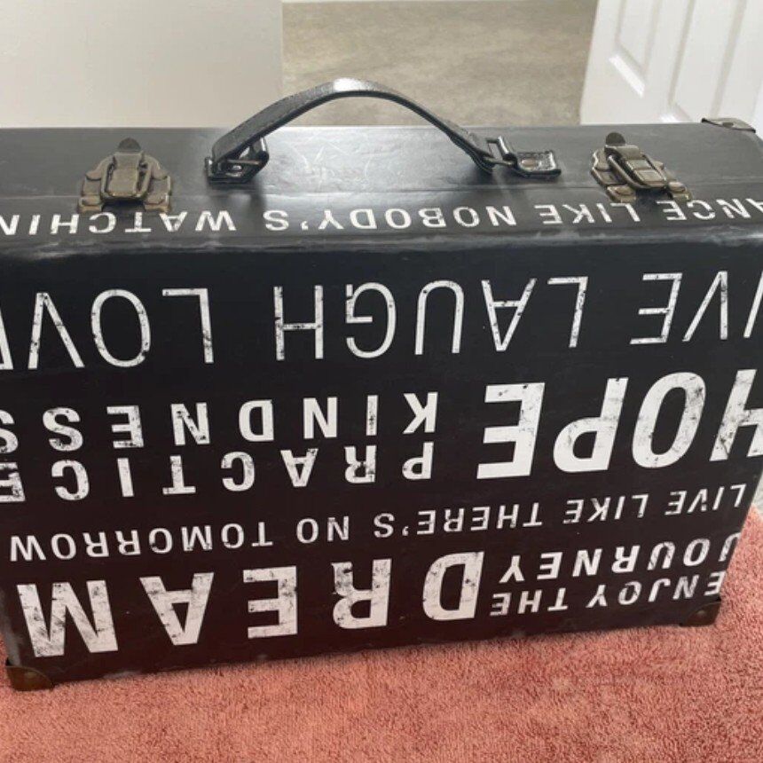 Storage Case The Gifted Line Punch Studio
About 2'