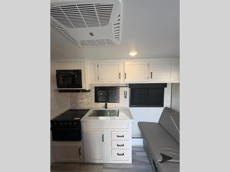 Main image 12