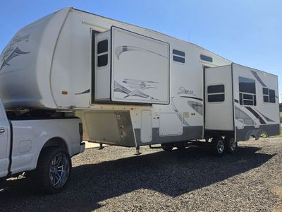 2005 Sierra by Forest River 33' 5th wheel