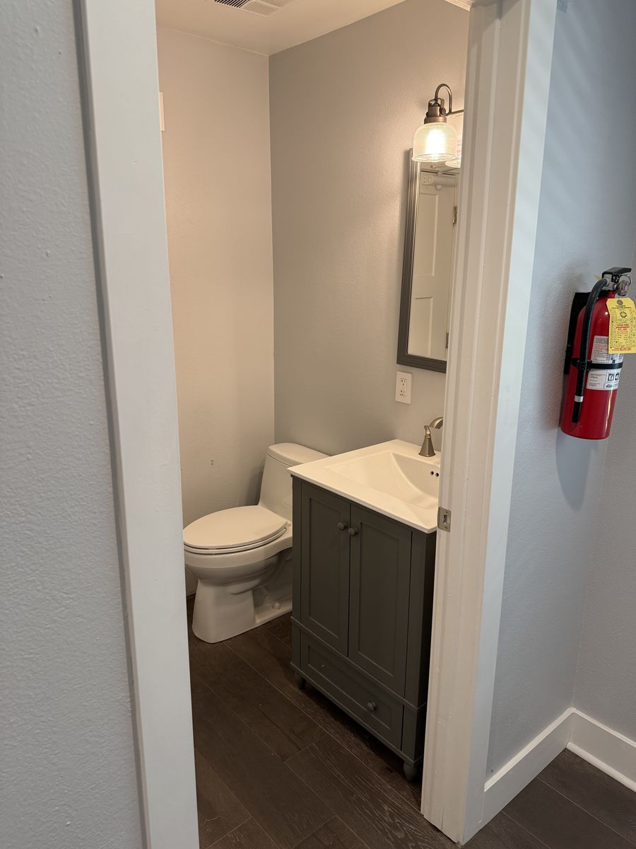 Main image 7