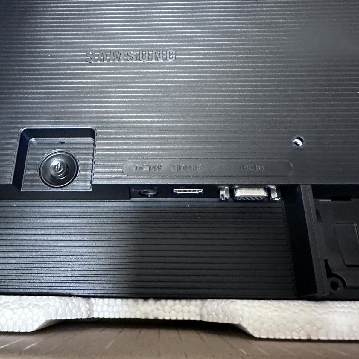 Main image 6