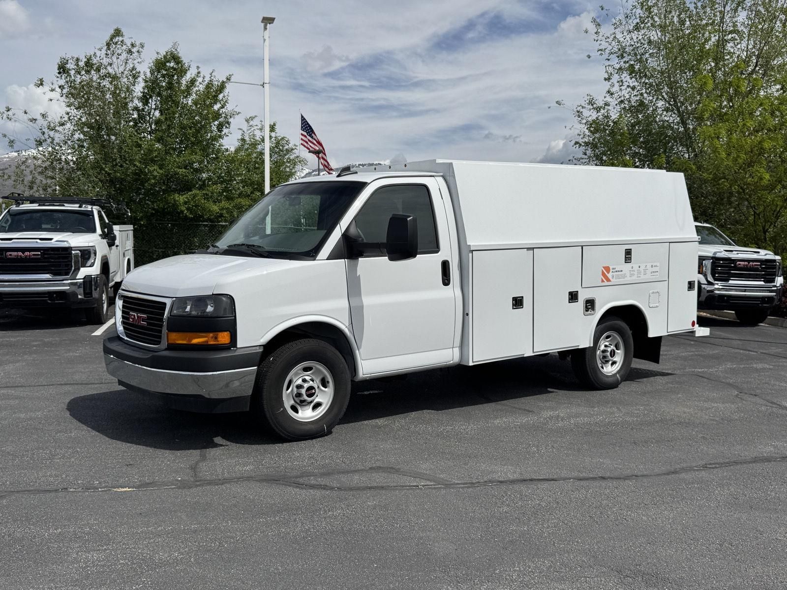2025 GMC Savana 3500