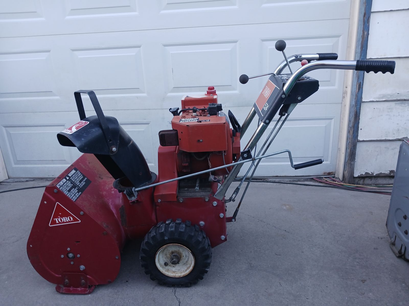 TORO SNOW BLOWER