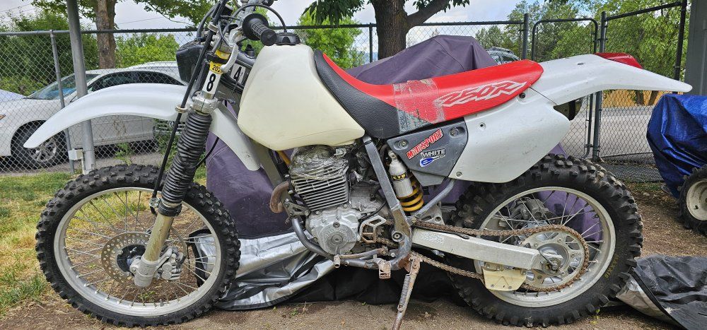 Honda XR 250R Dirt Bike - White Brothers Exhaust, Runs Great