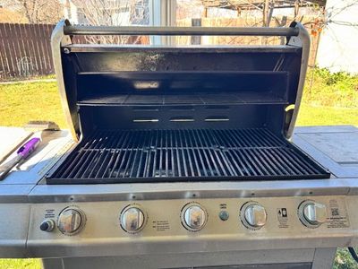 $100 Very large BBQ